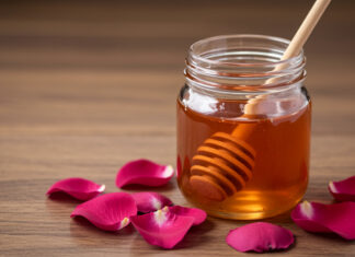 The Sweet Truth: Why Your Pantry Needs Real, Unprocessed Raw Honey Raw Honey