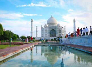 Taj Mahal Tour from Delhi for Solo Travelers: Complete Guide Taj Mahal Tour from Delhi